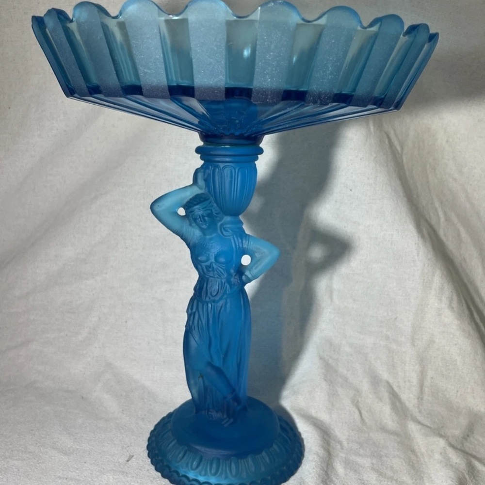 FOSTORIA Vintage Frosted/blue Glass “Rebecca at Well” Ribbon-Edge Centerpiece